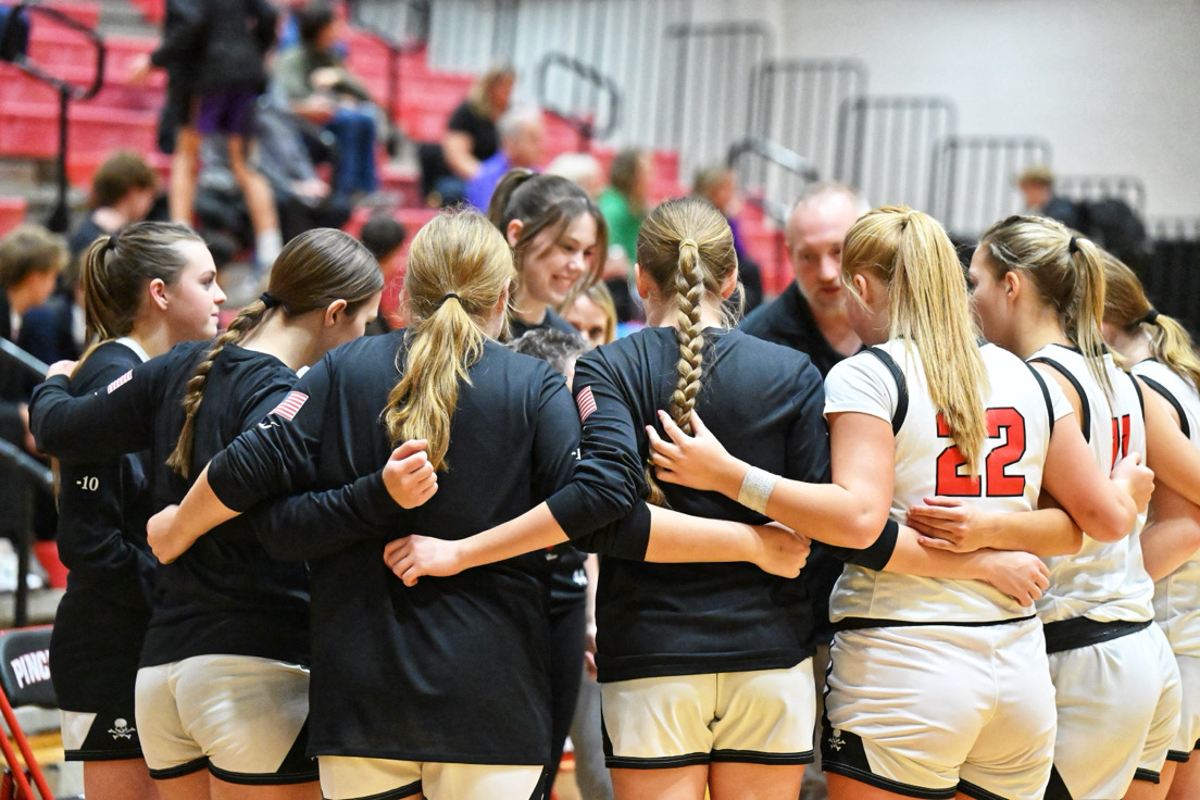 Pinckney Varsity Girls Basketball